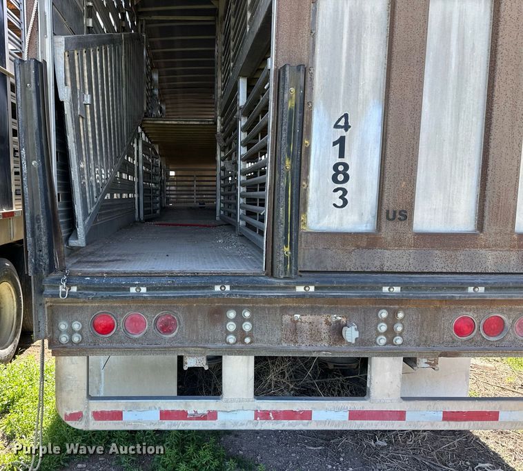 image for item EQ4691 2007 Barrett livestock trailer