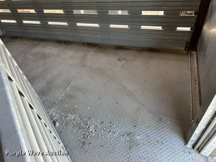 image for item EQ4691 2007 Barrett livestock trailer