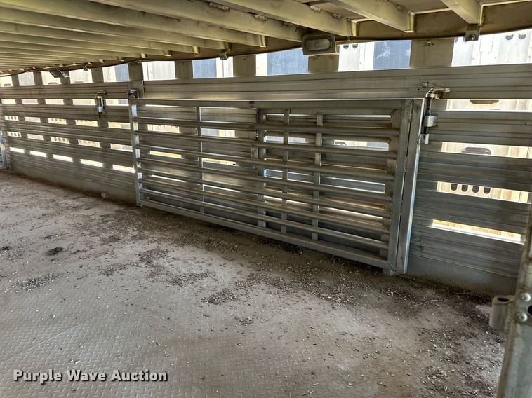 image for item EQ4691 2007 Barrett livestock trailer
