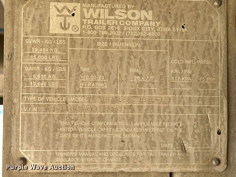 image for item EQ4692 1999 Wilson ISAL-303 livestock trailer