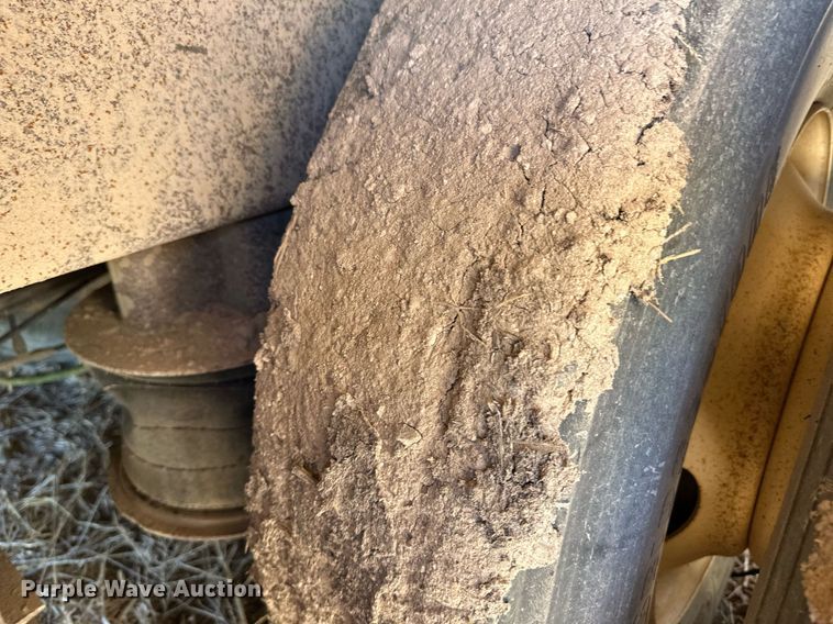 image for item EQ4693 2006 Barrett livestock trailer