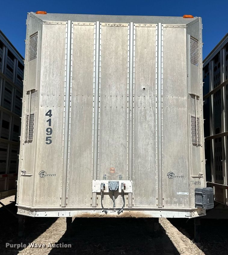 image for item EQ4694 2007 Barrett livestock trailer