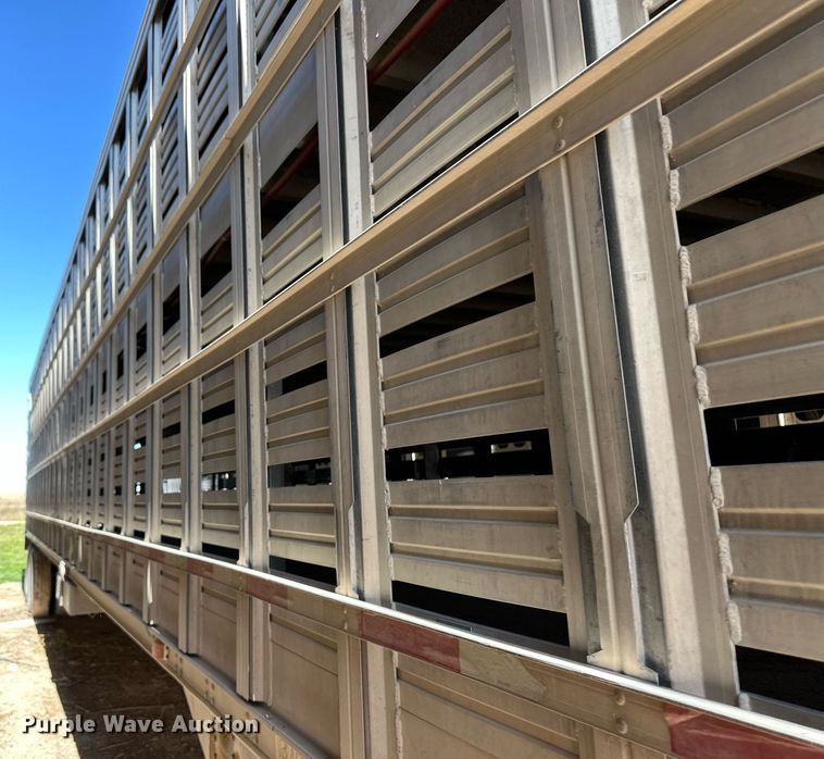image for item EQ4694 2007 Barrett livestock trailer