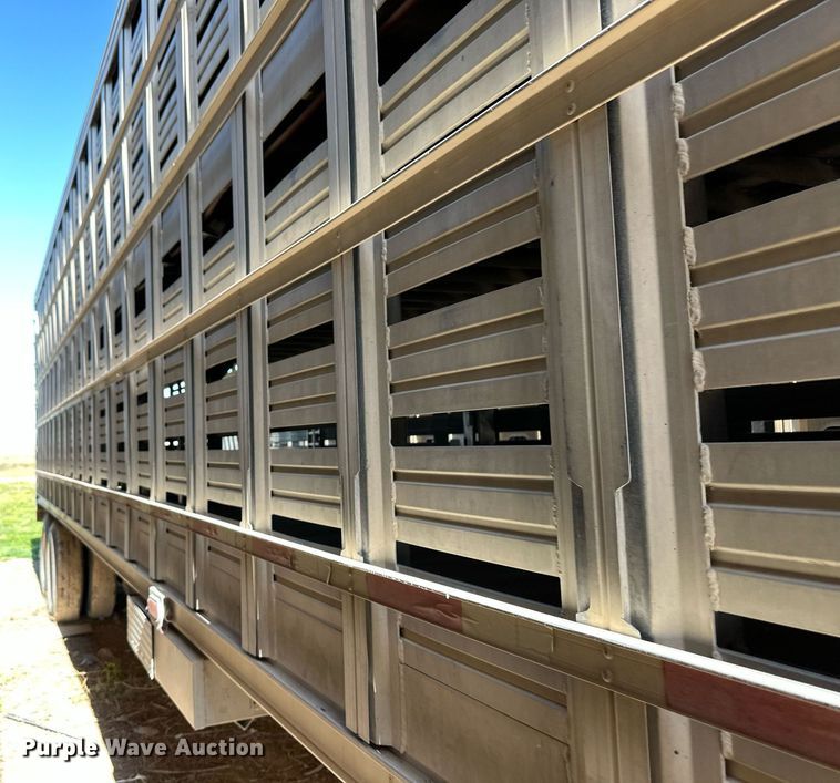 image for item EQ4694 2007 Barrett livestock trailer