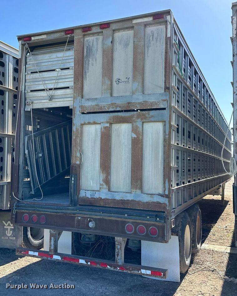 image for item EQ4694 2007 Barrett livestock trailer