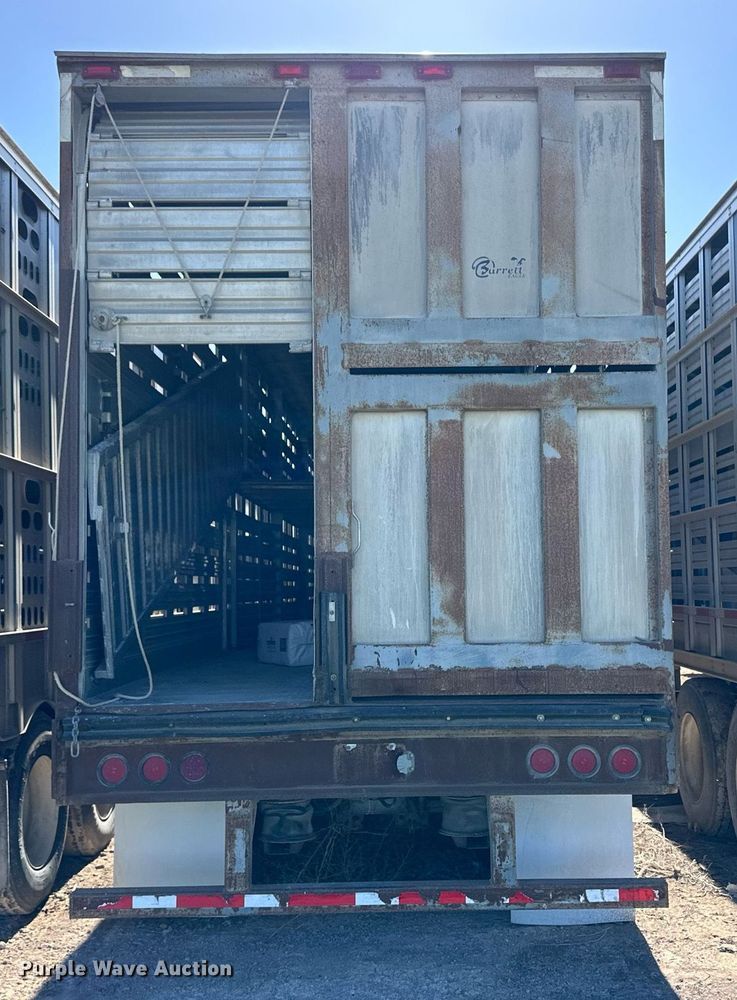 image for item EQ4694 2007 Barrett livestock trailer