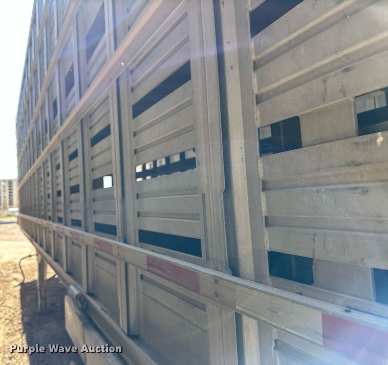 image for item EQ4694 2007 Barrett livestock trailer