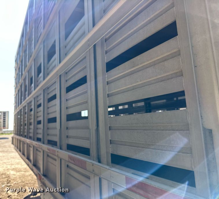 image for item EQ4694 2007 Barrett livestock trailer