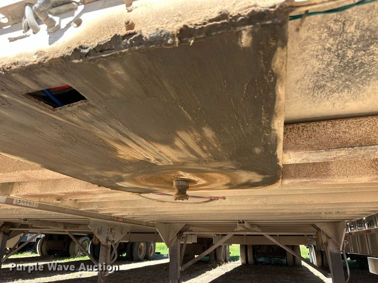 image for item EQ4694 2007 Barrett livestock trailer