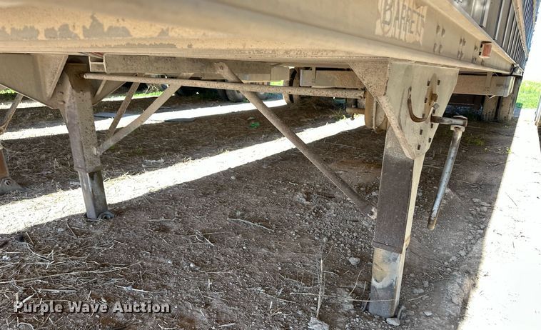 image for item EQ4694 2007 Barrett livestock trailer