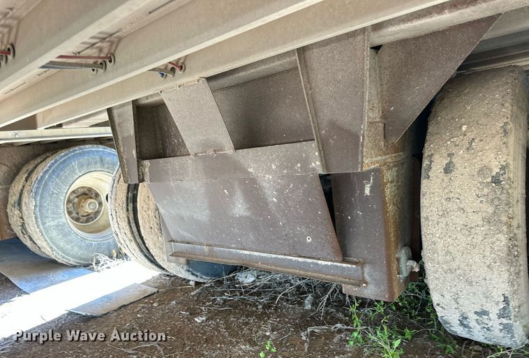 image for item EQ4694 2007 Barrett livestock trailer