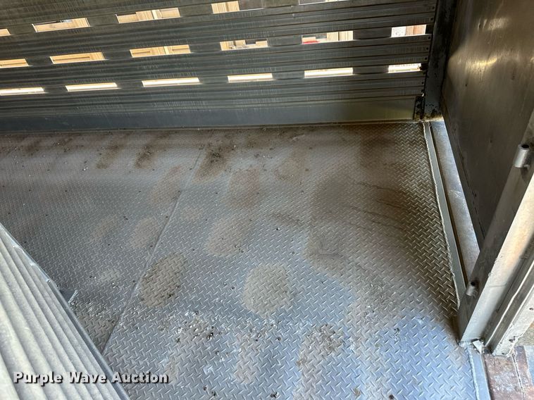 image for item EQ4694 2007 Barrett livestock trailer