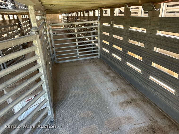 image for item EQ4694 2007 Barrett livestock trailer