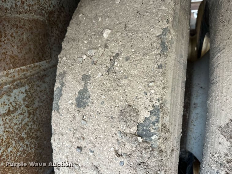 image for item EQ4694 2007 Barrett livestock trailer