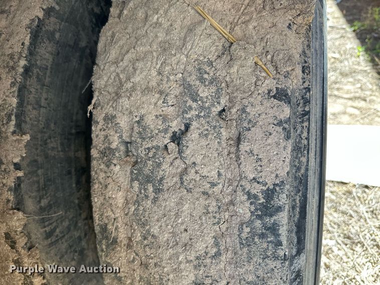 image for item EQ4694 2007 Barrett livestock trailer