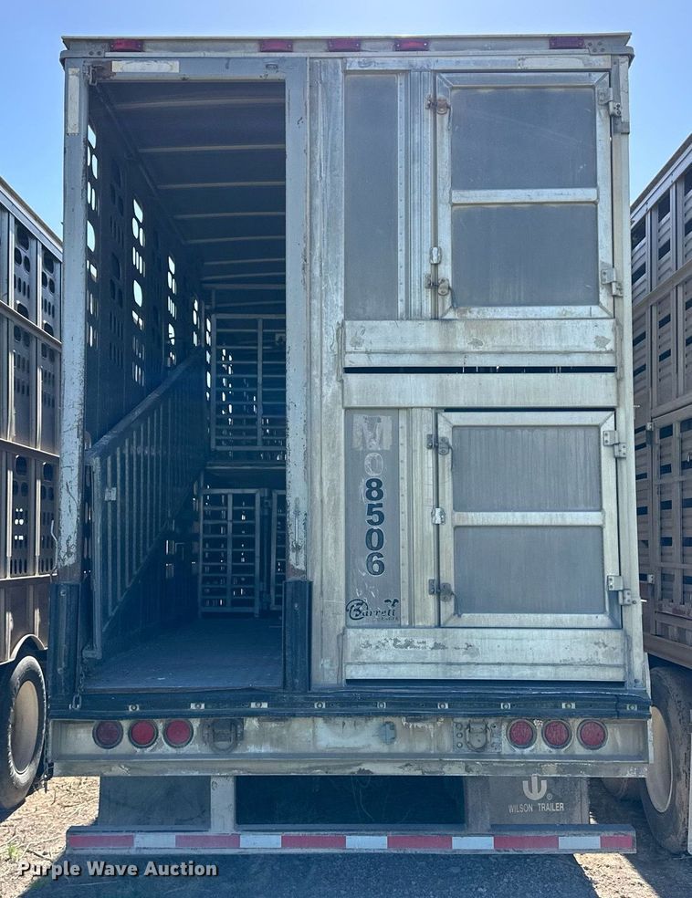 image for item EQ4695 2009 Barrett livestock trailer