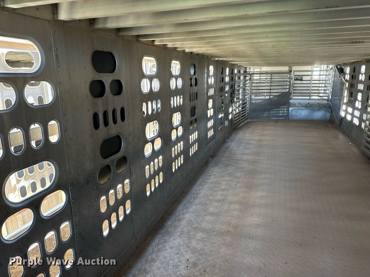 image for item EQ4695 2009 Barrett livestock trailer