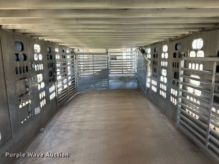 image for item EQ4695 2009 Barrett livestock trailer