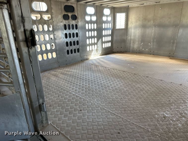 image for item EQ4695 2009 Barrett livestock trailer