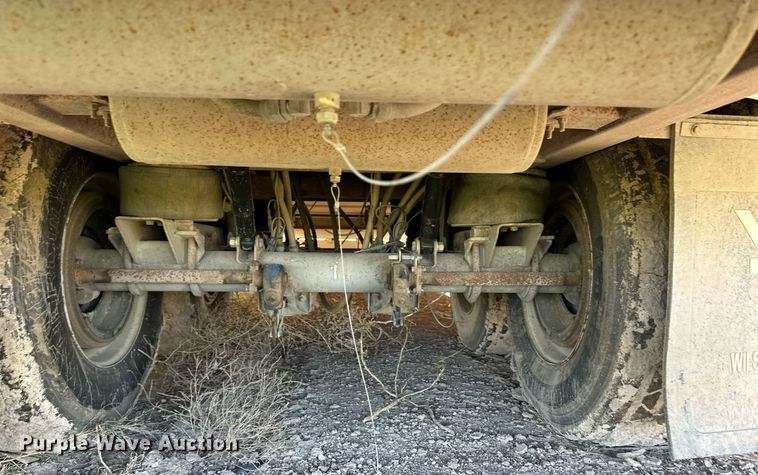 image for item EQ4695 2009 Barrett livestock trailer