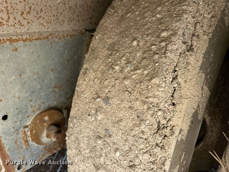 image for item EQ4695 2009 Barrett livestock trailer