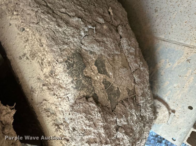 image for item EQ4695 2009 Barrett livestock trailer