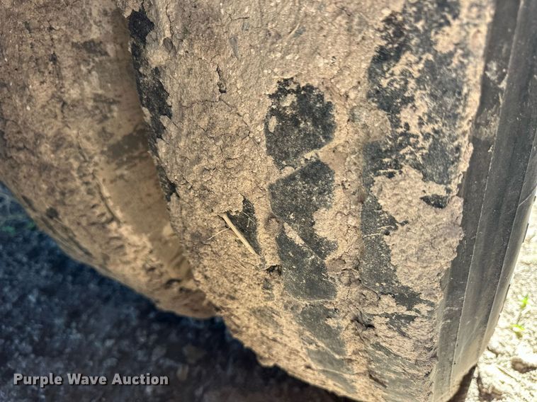 image for item EQ4695 2009 Barrett livestock trailer