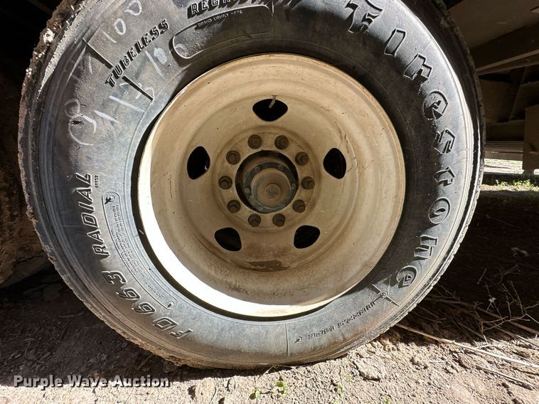 image for item EQ4695 2009 Barrett livestock trailer