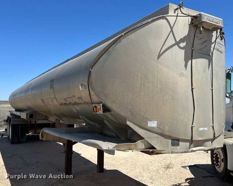 image for item EQ4702 1963 Fruehauf F2 tank trailer
