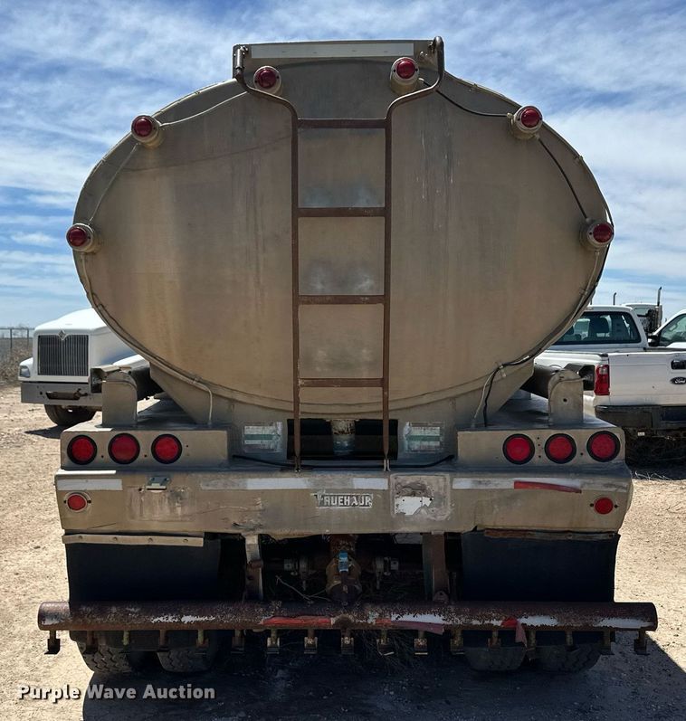 image for item EQ4702 1963 Fruehauf F2 tank trailer