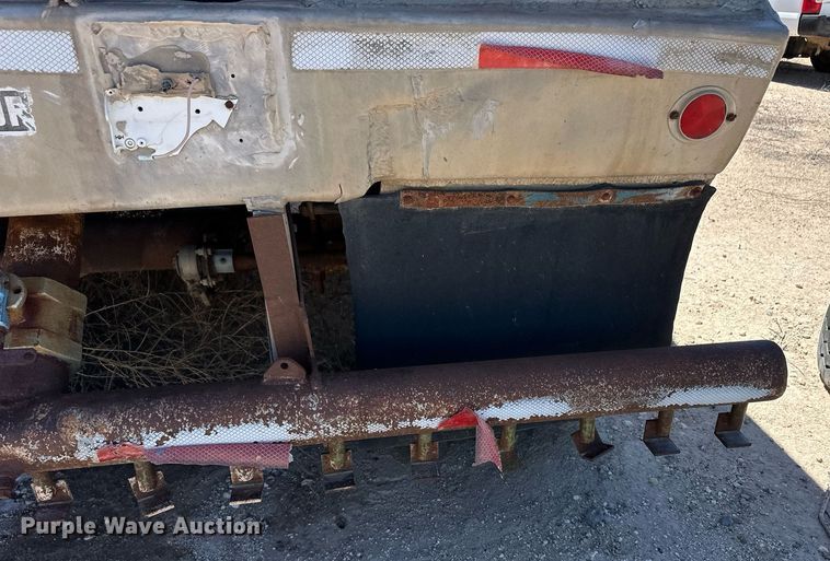 image for item EQ4702 1963 Fruehauf F2 tank trailer