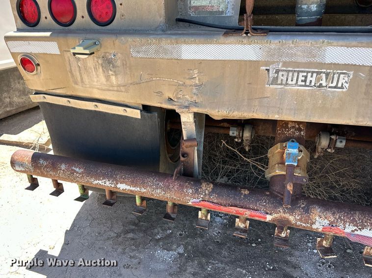 image for item EQ4702 1963 Fruehauf F2 tank trailer