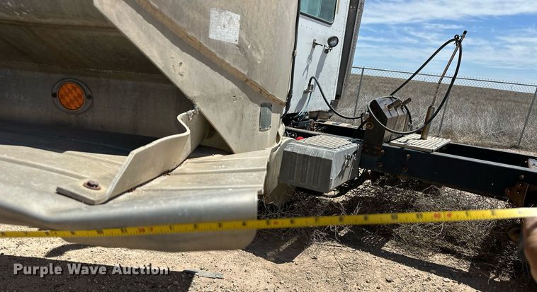 image for item EQ4702 1963 Fruehauf F2 tank trailer