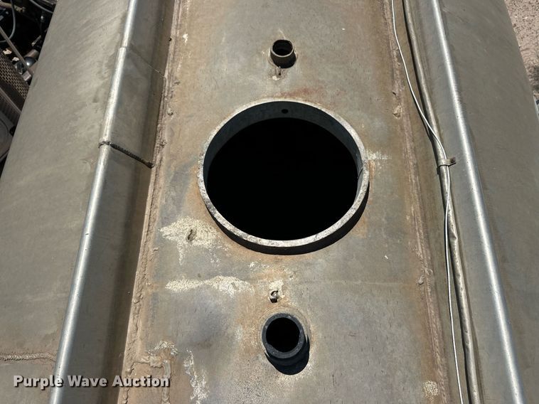 image for item EQ4702 1963 Fruehauf F2 tank trailer