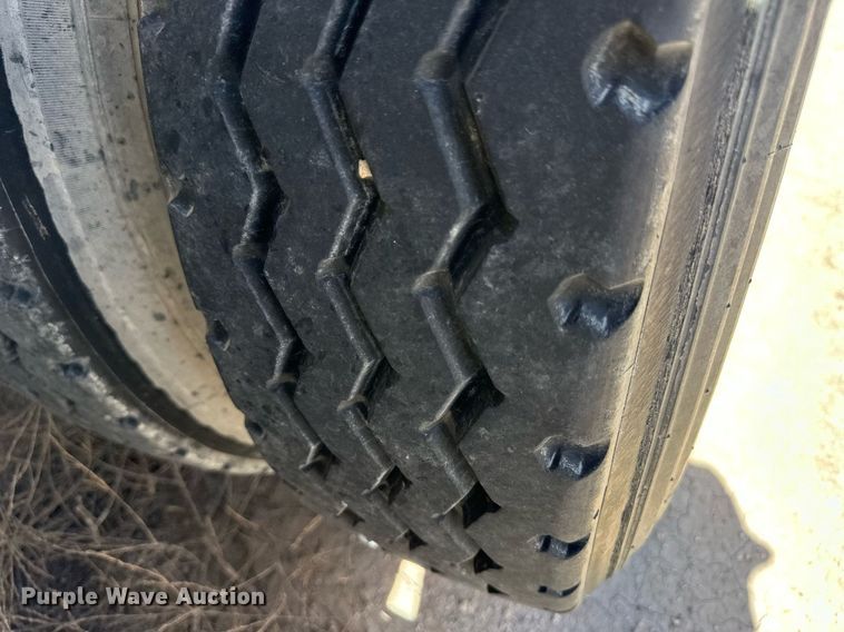 image for item EQ4702 1963 Fruehauf F2 tank trailer