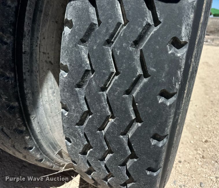 image for item EQ4702 1963 Fruehauf F2 tank trailer