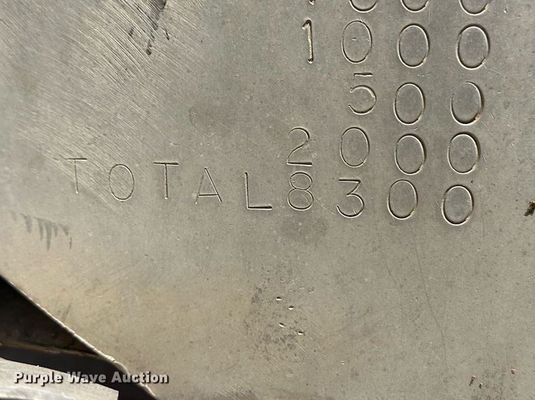 image for item EQ4702 1963 Fruehauf F2 tank trailer