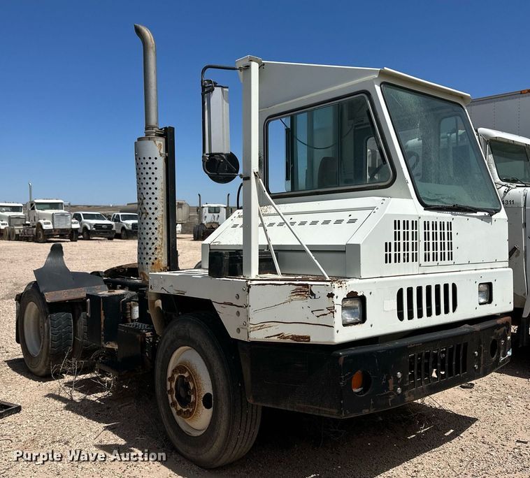 image for item EQ4703 2004 Ottowa 30 yard truck