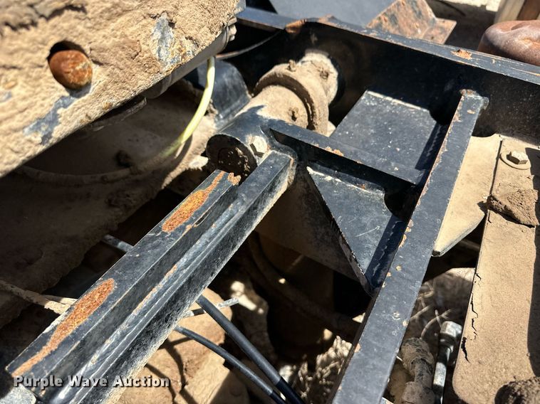 image for item EQ4703 2004 Ottowa 30 yard truck