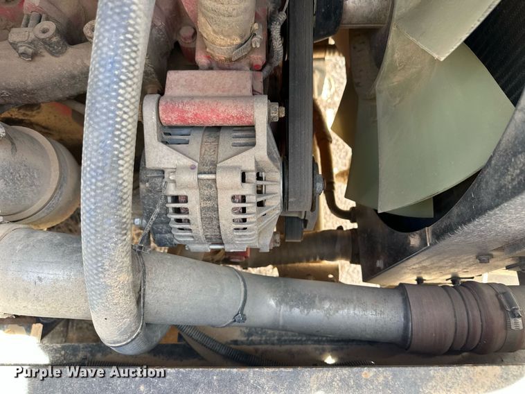 image for item EQ4703 2004 Ottowa 30 yard truck