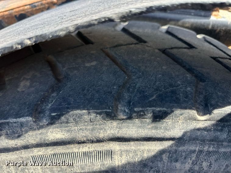 image for item EQ4703 2004 Ottowa 30 yard truck