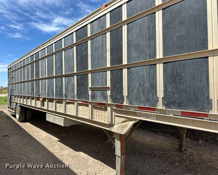 image for item EQ4704 2007 Barrett livestock trailer