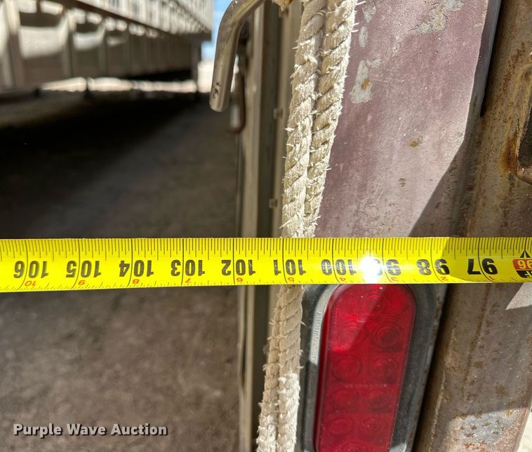 image for item EQ4704 2007 Barrett livestock trailer