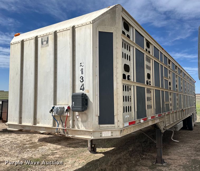 image for item EQ4705 2007 Barrett livestock trailer