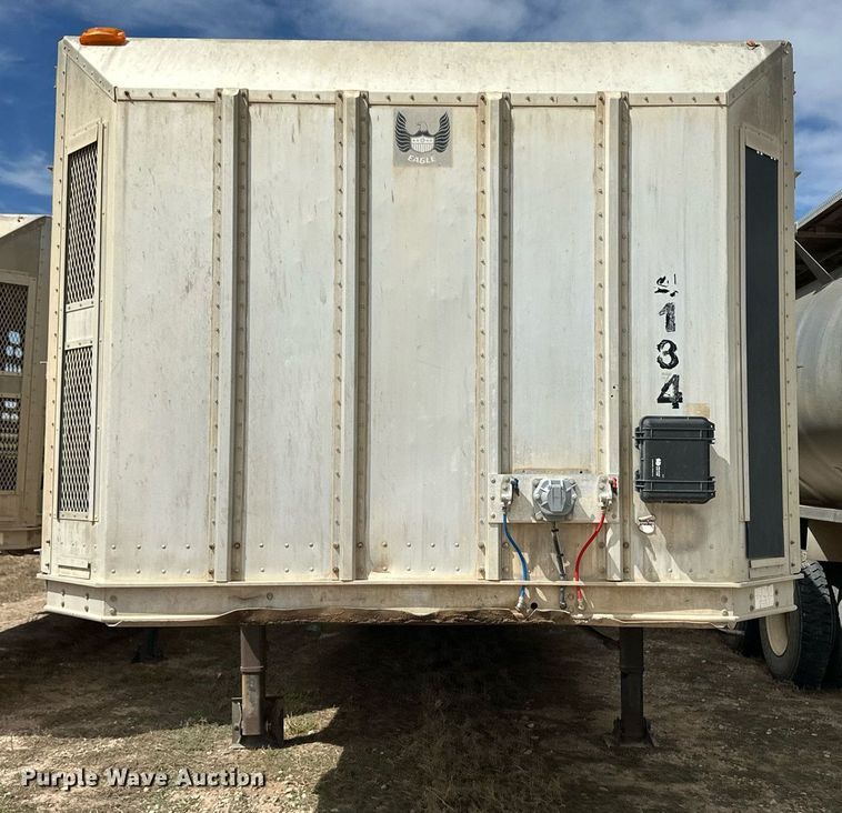 image for item EQ4705 2007 Barrett livestock trailer