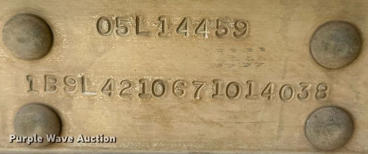 image for item EQ4705 2007 Barrett livestock trailer