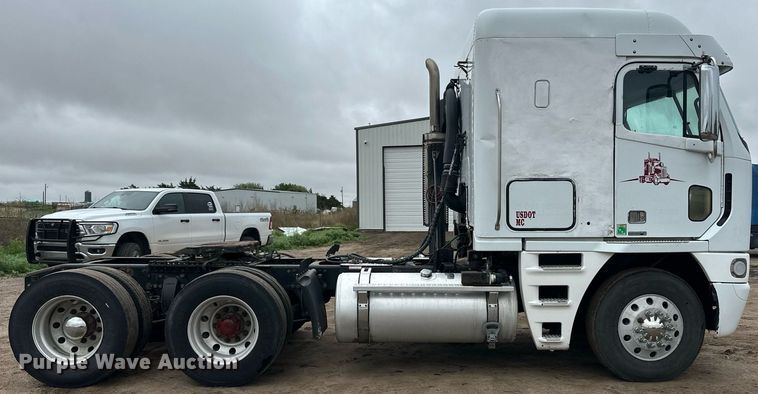 image for item EQ4710 2007 Freightliner Argosy semi truck