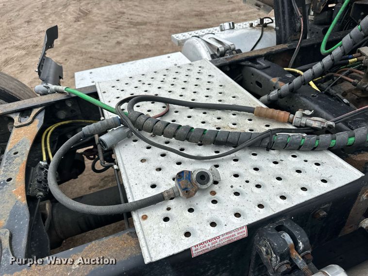 image for item EQ4710 2007 Freightliner Argosy semi truck