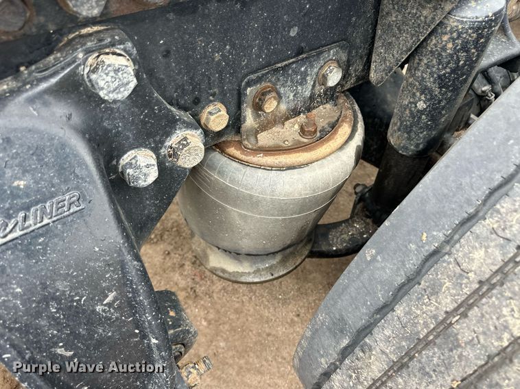 image for item EQ4710 2007 Freightliner Argosy semi truck