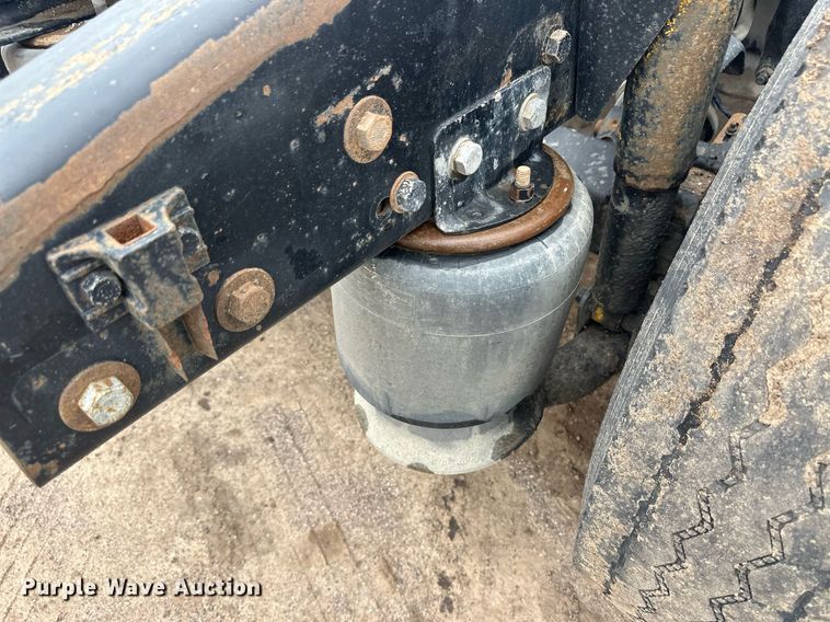 image for item EQ4710 2007 Freightliner Argosy semi truck